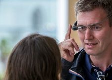 Beyond Google Glass: Wearable computing as a banking tool