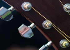 Avoid tuning the wrong string