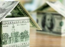 U.S. pending home sales gauge falls to lowest since 2014