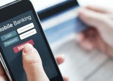 Mobile banking: 3 risks to watch