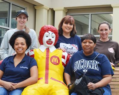 Robins Financial volunteers with Ronald McDonald House - CUInsight