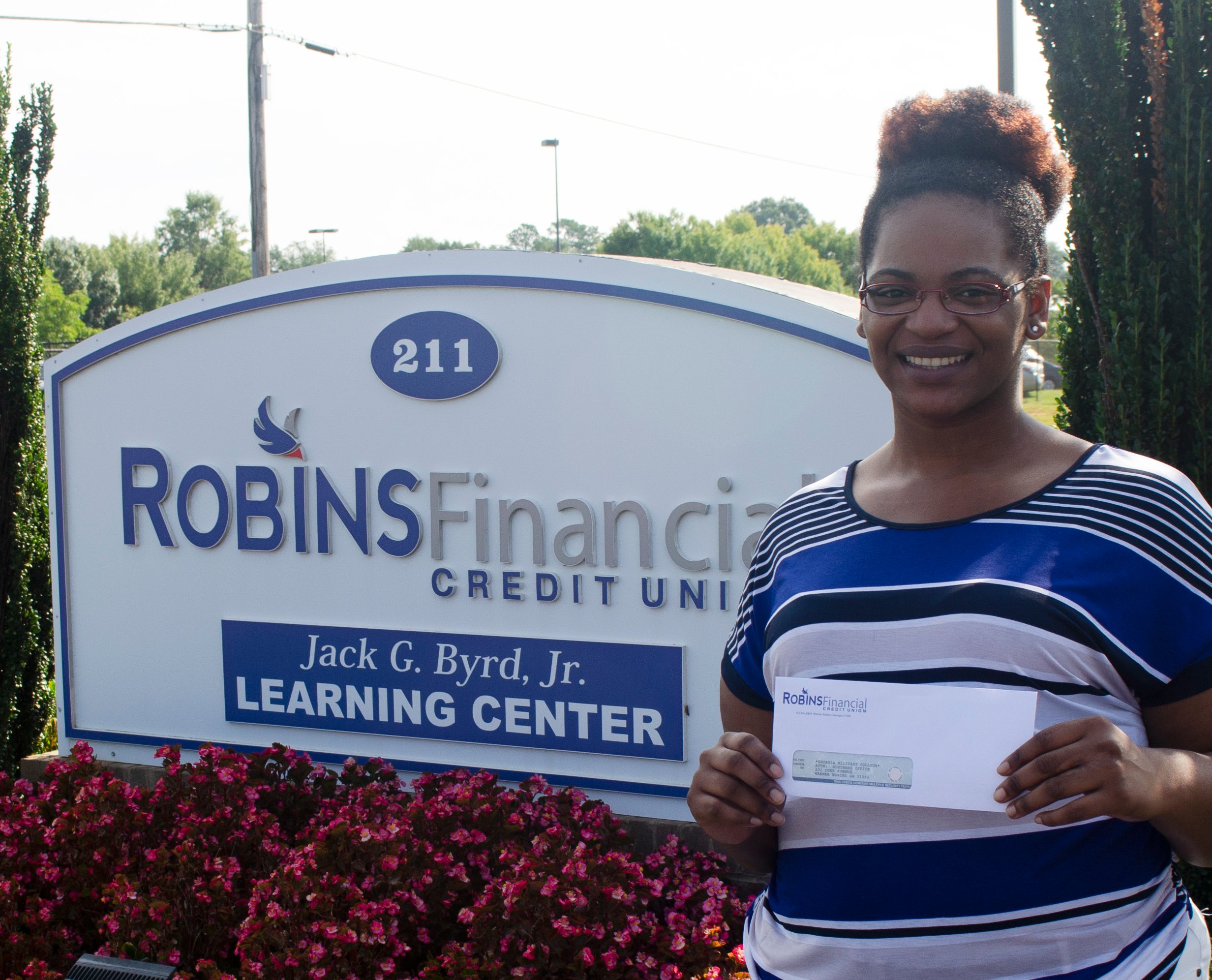 robins-financial-credit-union-provides-scholarship-cuinsight