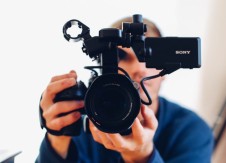 How to better use video in sales follow-up for your FI