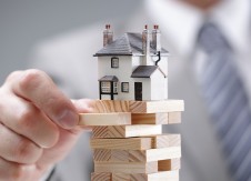 How to prepare for a potential housing market crash in 2023
