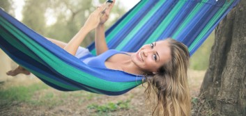 5 ways to attract younger members with your credit union website design and UX