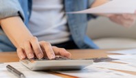 More money, more problems: 32% earning 150k living paycheck-to-paycheck