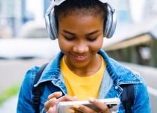 Banking apps for kids: 5 essential components and their role as a gateway to parents