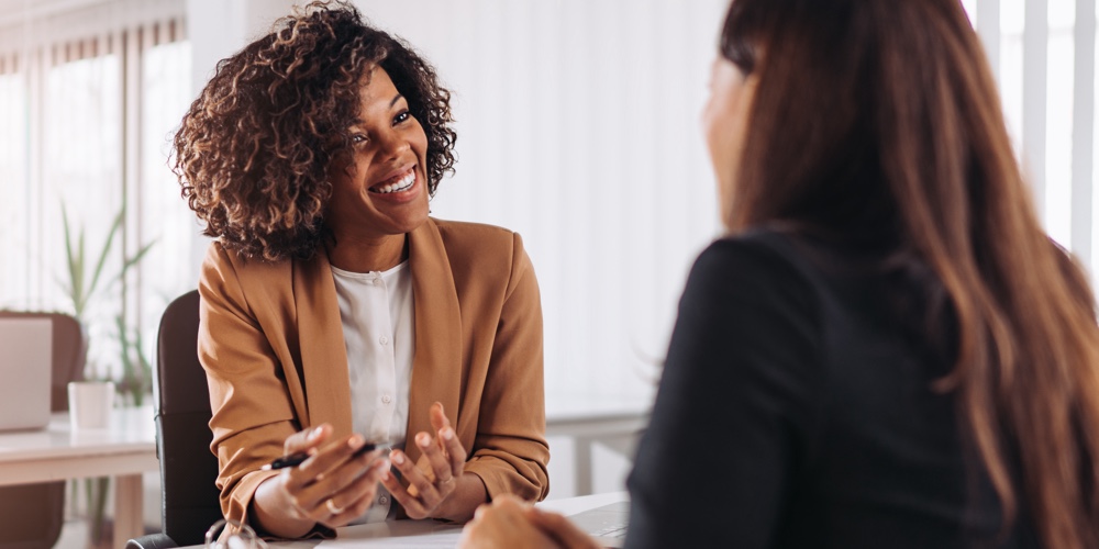 Client consulting with a agent