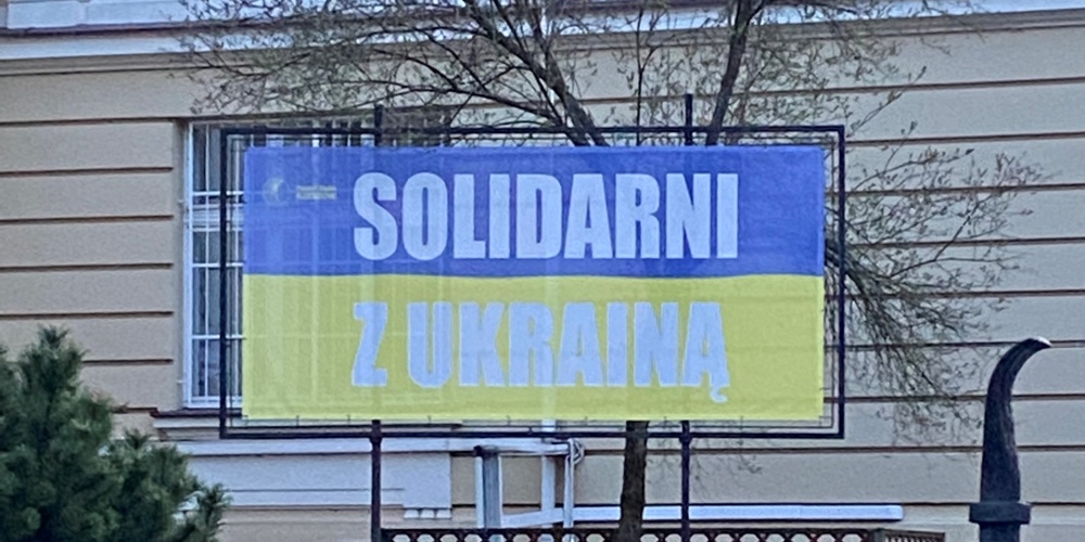 ElissaAndMrZ|MeetingWithConsulGeneral|KasaStefLobby|UkraineSolidarity (1)
