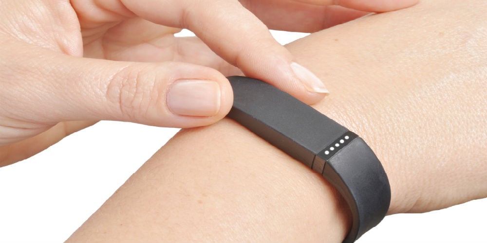 bigstock-Activity-tracker-on-a-woman-s–79592551