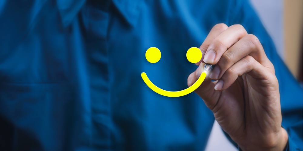 Conceptual The Customer Responded To The Survey. The Client Using Digital Pen Write Happy Face Smile