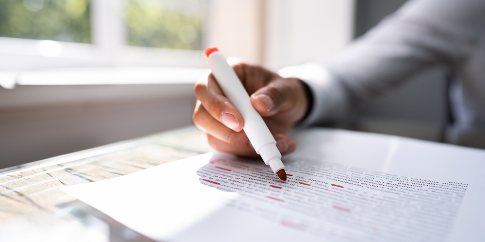 Correcting Spell And Grammar Mistake. Proofread Script