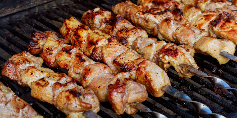 bigstock-Close-Up-Of-Grilled-Meat-And-S-3016978|bigstock-Grilled-Kebab-Cooking-On-Metal-181196452|bigstock-Group-Of-Sports-Fans-Tailgatin-112371875