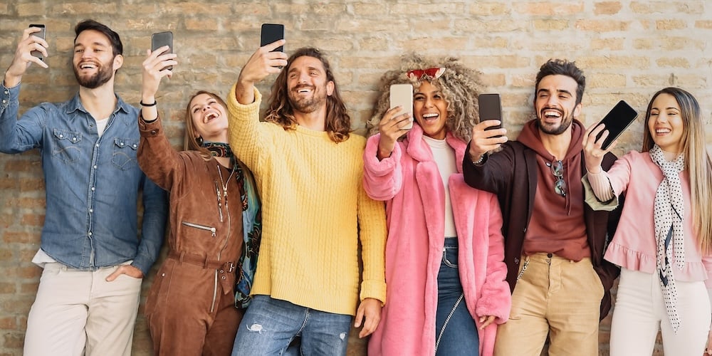 Happy Group Friends Taking Selfie With Cell Phone Outdoor – Young Trendy People Having Fun With New