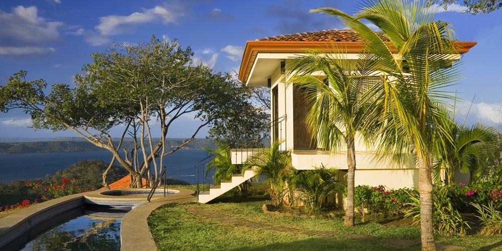 Idyllic Tropical Retreat
