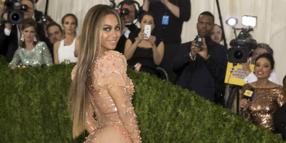 bigstock—-Met-Gala-128261537