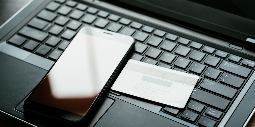 Mobile Commerce. Develop Your Business Online. Make Money On The Internet By Selling Goods Through S