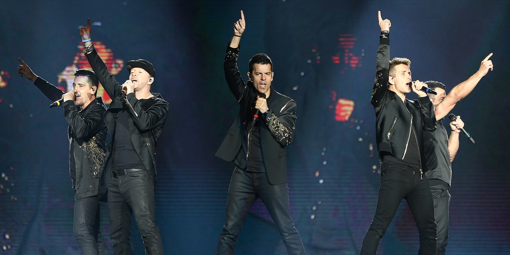 NEW YORK-JUL 7: (L-R) Jonathan Knight