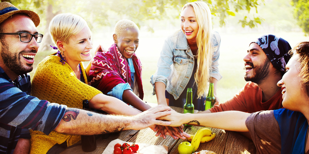 bigstock-Outdoor-Weekend-Bbq-Grill-Part-93344564|bigstock-Team-Friendship-Leisure-Vacati-117920132