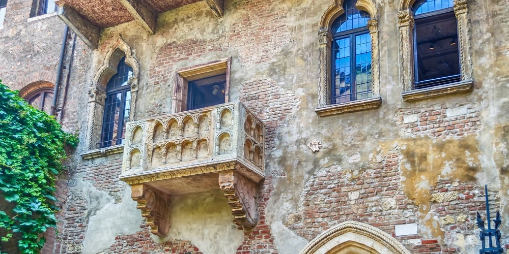 The Famous Balcony Of Romeo And Juliet At Casa Di Giulietta