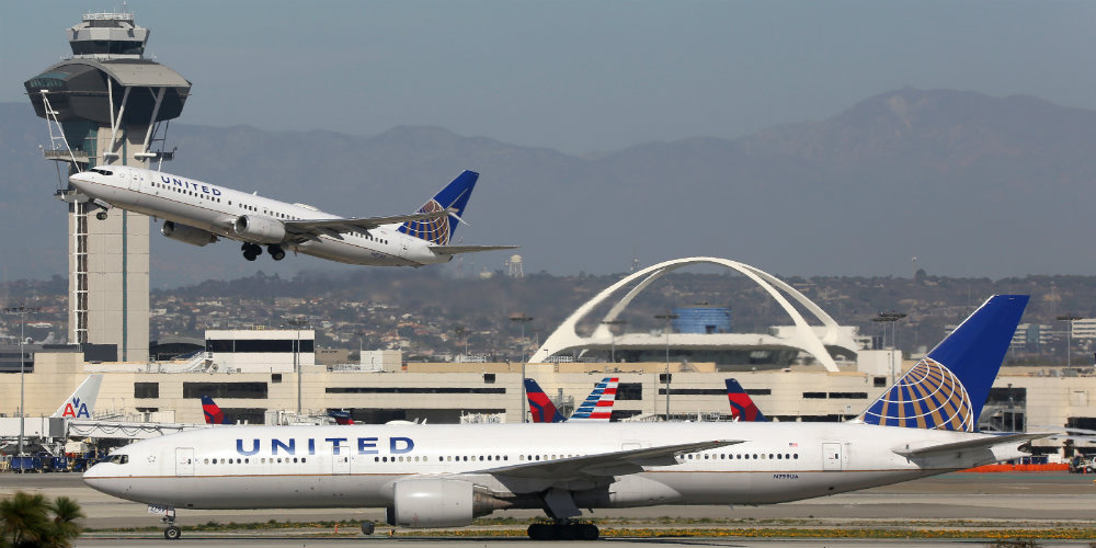 bigstock-United-Airlines-Airplanes-Los-129435785