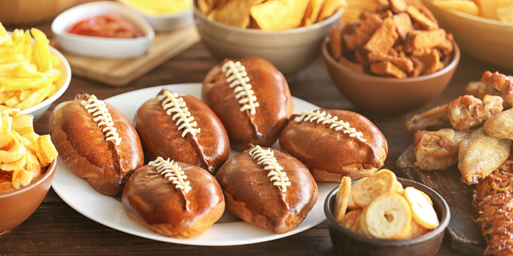 bigstock-tasty-snacks-prepared-for-supe-150177455_720