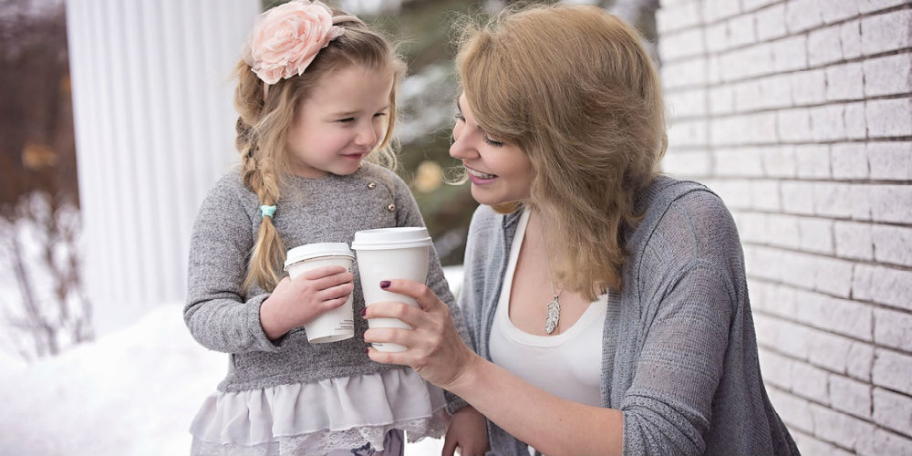 mom-and-daughter