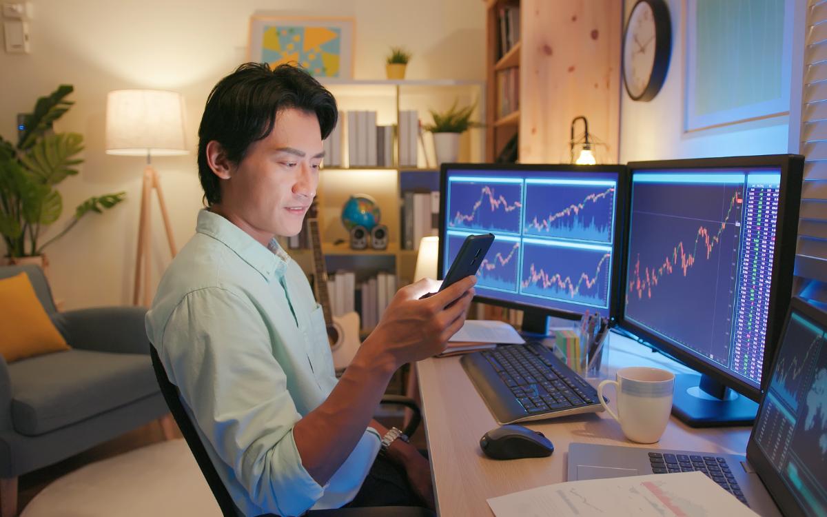 Self-directed and guided investing